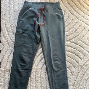 Figs HW Joggers bonsai